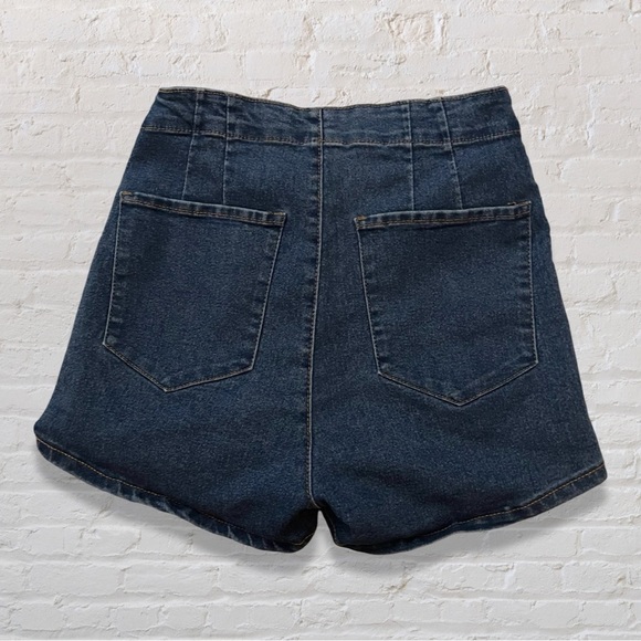 Bershka High Waisted Stretchy Denim Shorts - Picture 2 of 3